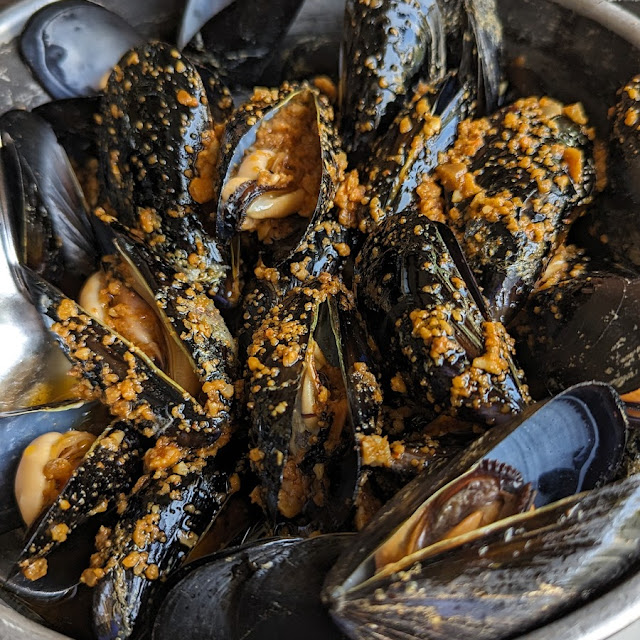 Mejillones Al Romesco