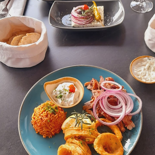 Gyros Calamari Und Reis