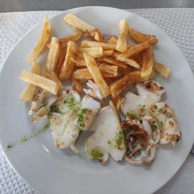 Sepia A la Plancha Con Patatas