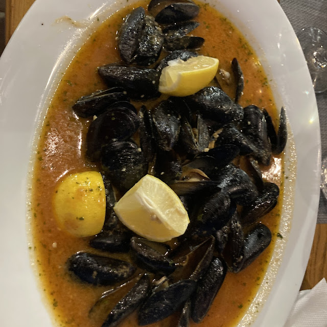 Mussels with Tomato Sauce