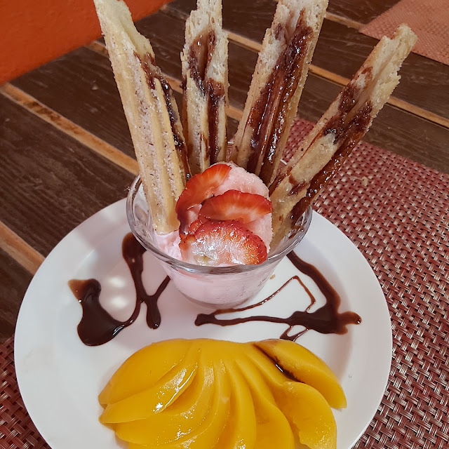 Helado de Crema Con Churro de Azúcar