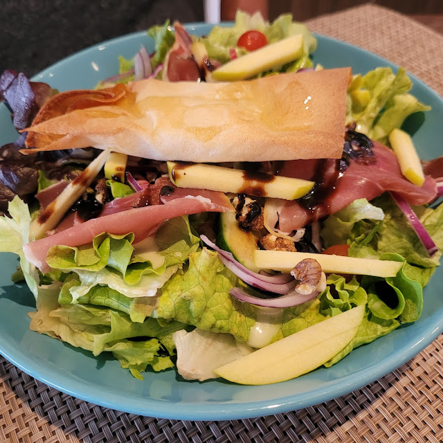 Salade de Pelardon Et Sa Feuille de Brick