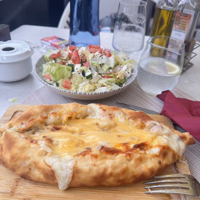 Empanada 5 Quesos Khachapuri