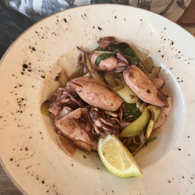 Chipirones A la Plancha Con Verduras