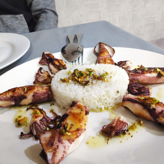Chipirones Con Aceite de Pistachos