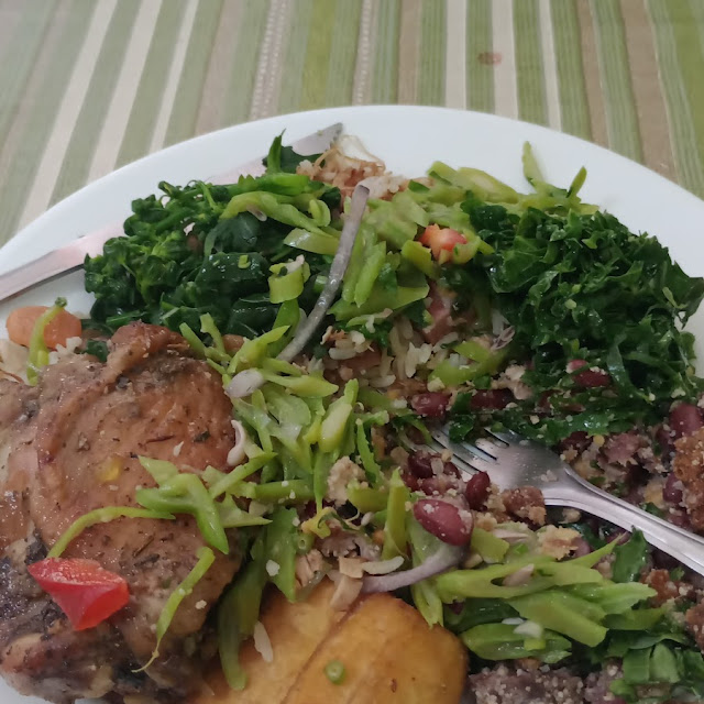 Salada de Repolho Brócolis E Cenoura