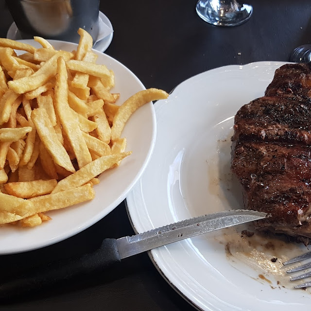 Bife de Chorizo Con Papas Fritas