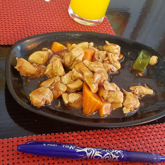 Pollo Con Almendras