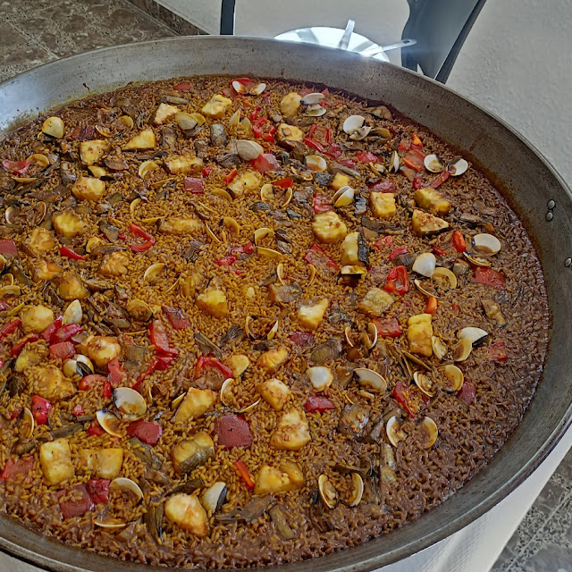 Arroz Con Almejas Alcachofas Y Bacalao