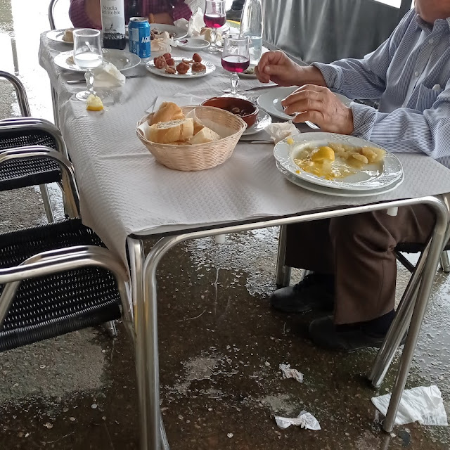 Pataticas A Lo Pobre Con Chuletas de Cordero