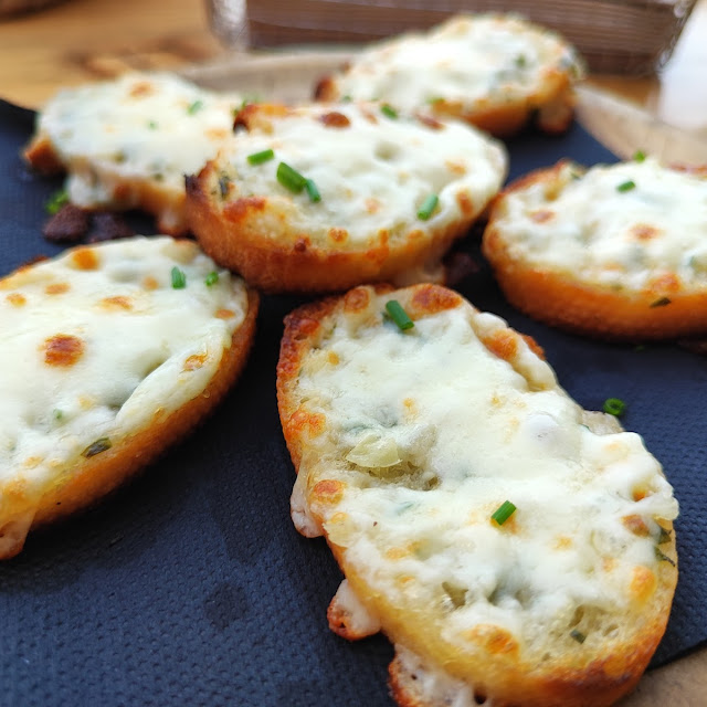 Cheese Garlic Bread