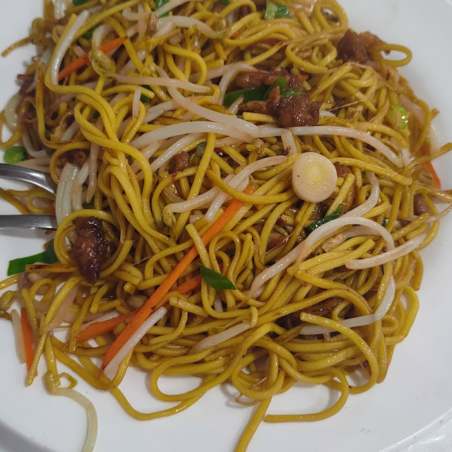 Tallarines O Fideos Fritos Con Tres Delicias