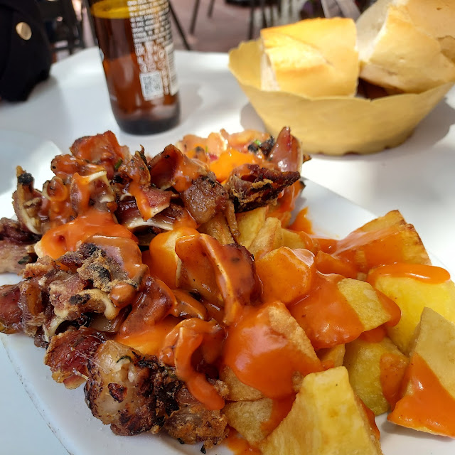 Oreja Con Salsa Brava Y Patatas