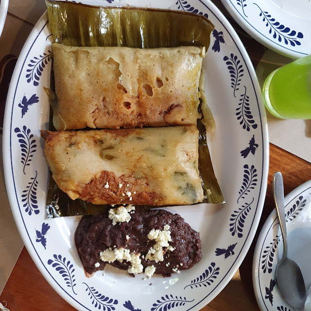 Tamal de Chipilin Con Pollo