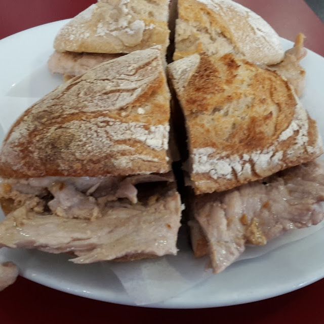 Bifana Com Queijo E Cebola