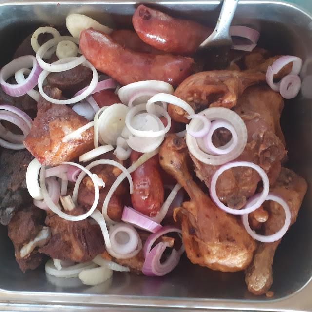 Frango Frito E Porco Frito