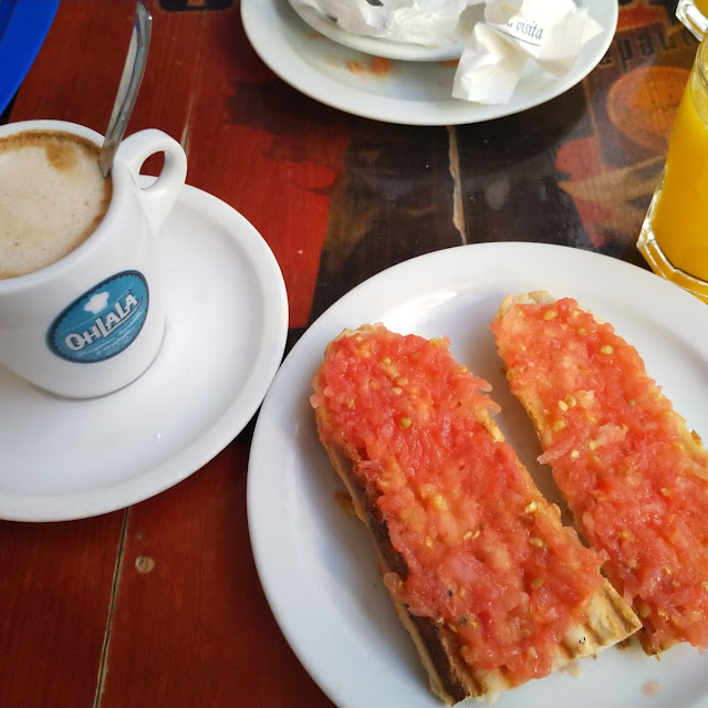 Desayuno de Tostadas Con Zumo de Naranja