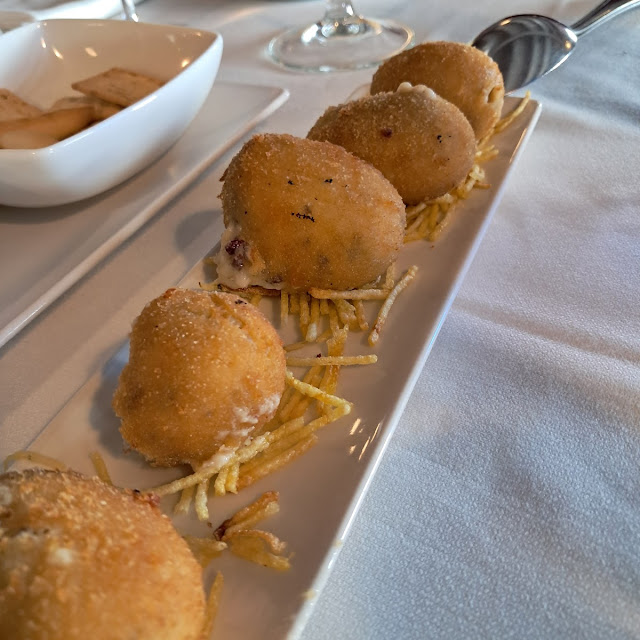 Croquetas de Bacalao Y Puerros Y Croquetas de Cecina Y Setas