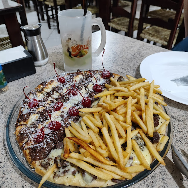 Pizza de Fritas Com Floresta Negra