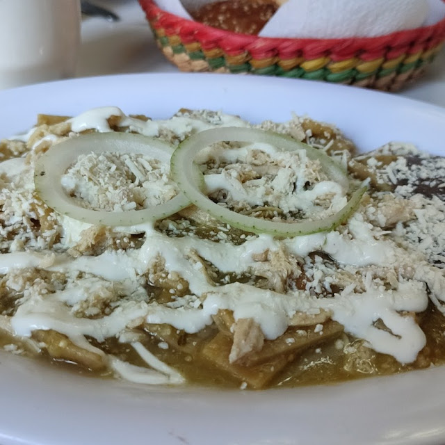 Chilaquiles Verdes Con Pollo