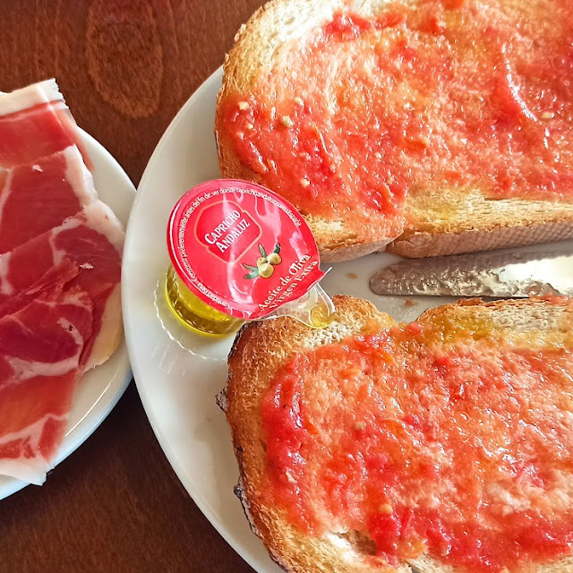 Tostada de Jamón Con Tomate