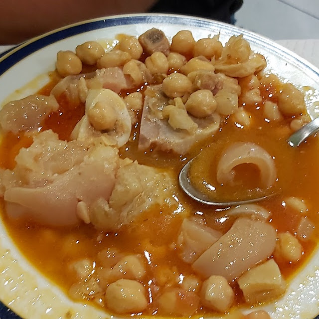 Callos Con Garbanzos