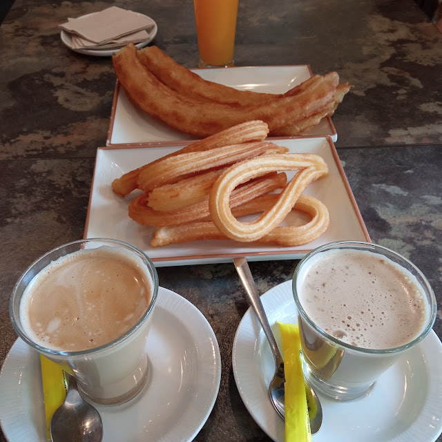 Café Con Leche Y Churros