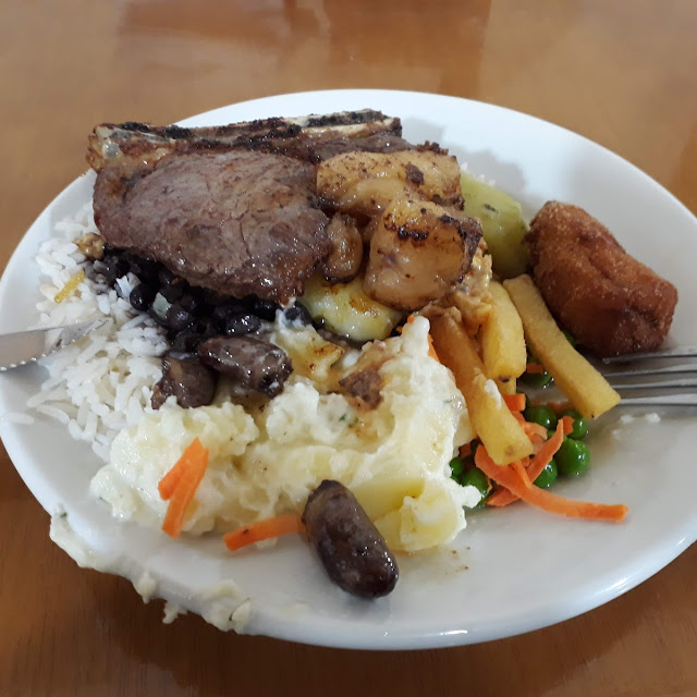 Buffet Com Churrasco