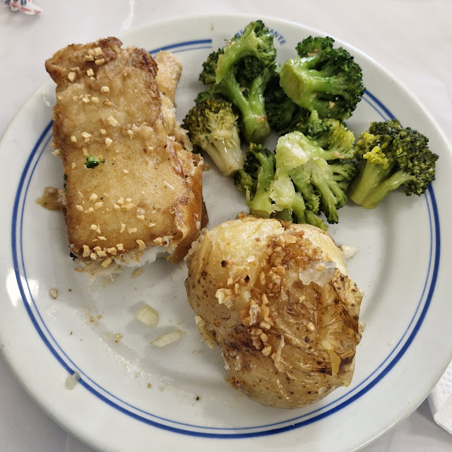 Bacalhau Grelhado Com Batatas ao Murro