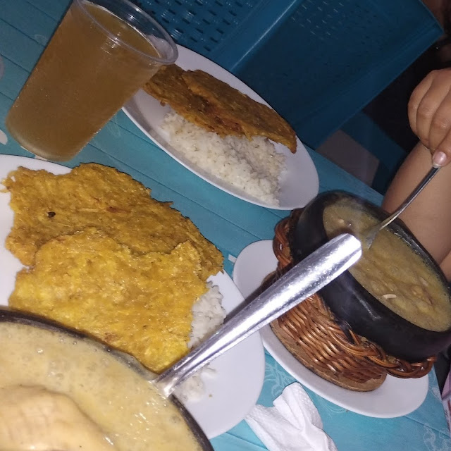 Cazuela de Mariscos Con Arroz Blanco Y Patacones