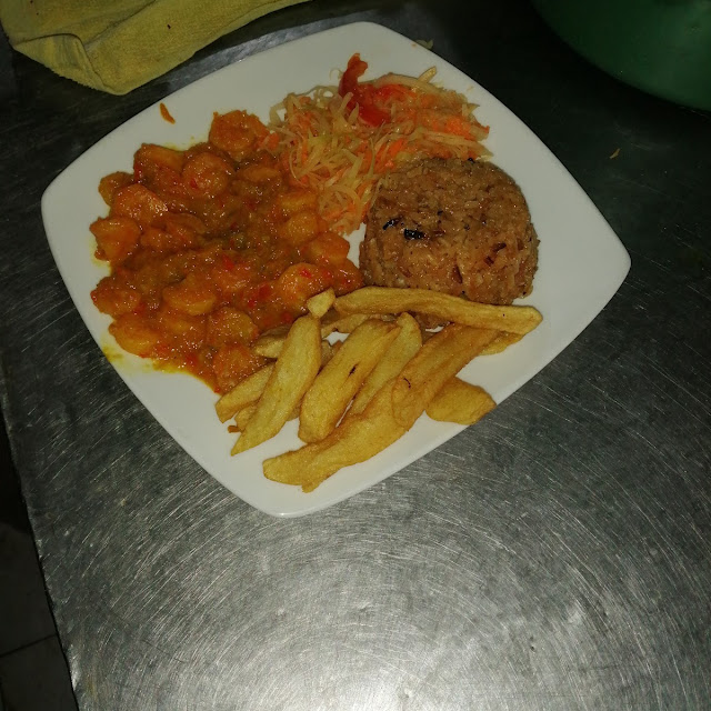 Camarones Al Ajillo Con Arroz Con Coco