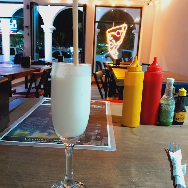 Pizza Hawaiana Recalentada Con Piña Colada