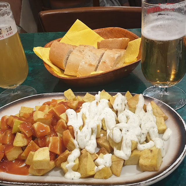Patatas Mixtas Bravas Y Alioli
