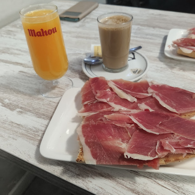 Desayuno Completo Con Tostada de Jamón