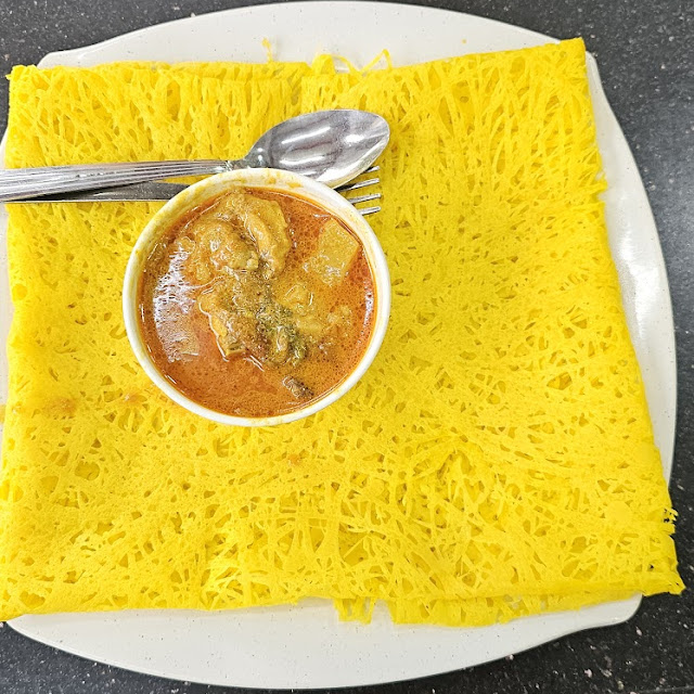 Roti Jala with Chicken Curry