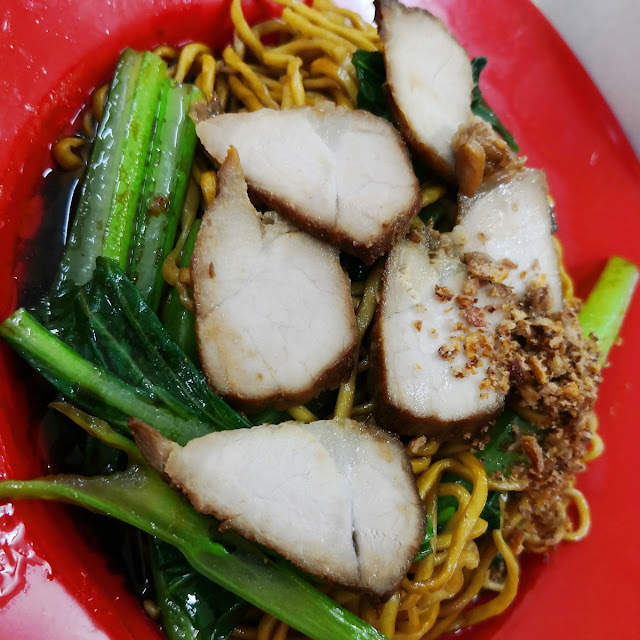 Dry Noodle with Dumpling Soup