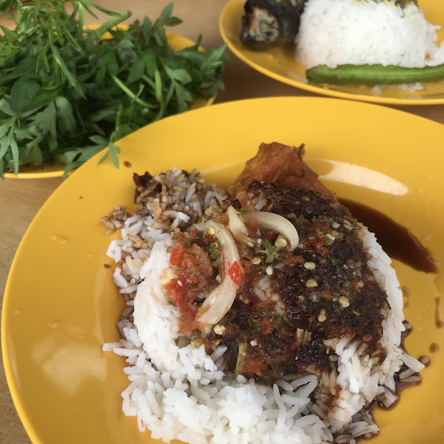 Nasi Berlauk