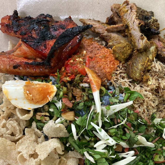 Nasi Kerabu Ayam Bakar Daging Bakar