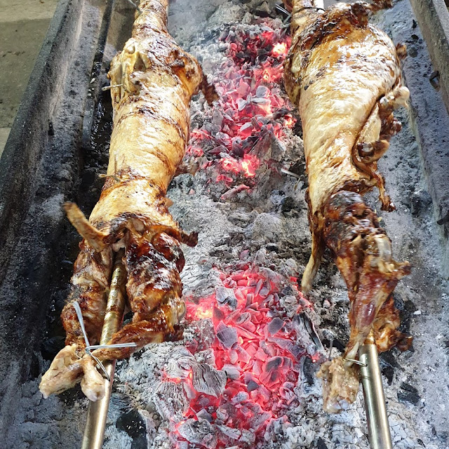 Jagnjeće Pečenje I Grified Lamb