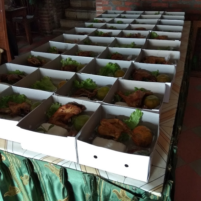 Ayam Kremez