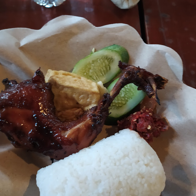 Nasi Timbel Komplit Ayam Bakar