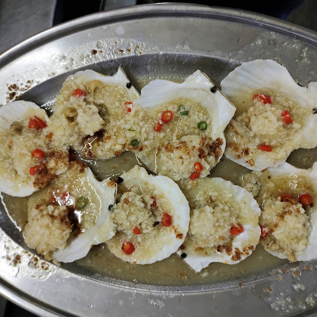 Steamed Scallops with Garlic Sauce