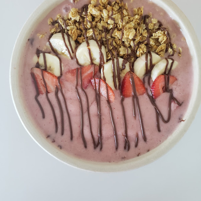 Strawberry Banana Smoothie Bowl