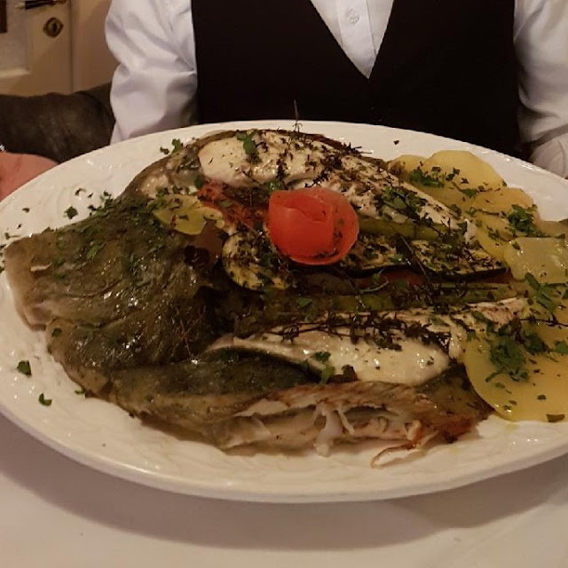 Steibutt Mit Kräutersauce