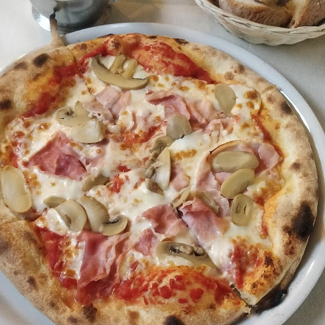 Pizza Prosciutto E Funghi