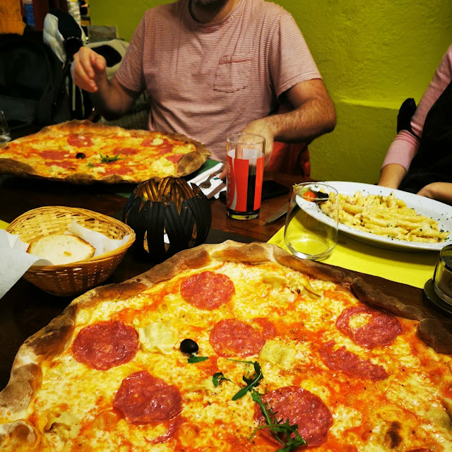 Pizza De La Casa