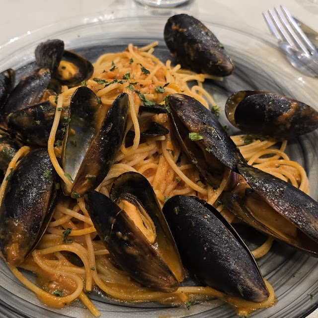 Spaghetti Con Mejillones Picantes A la Marinera