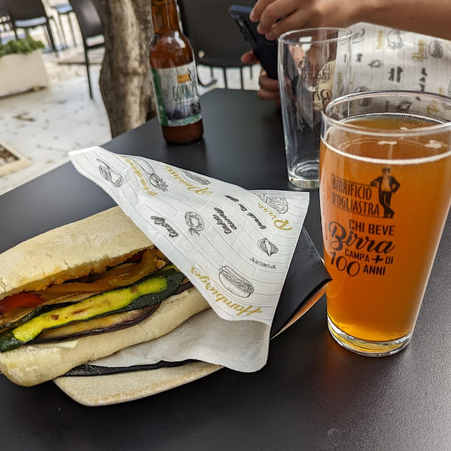 Un Sandwicho Y la Binouza