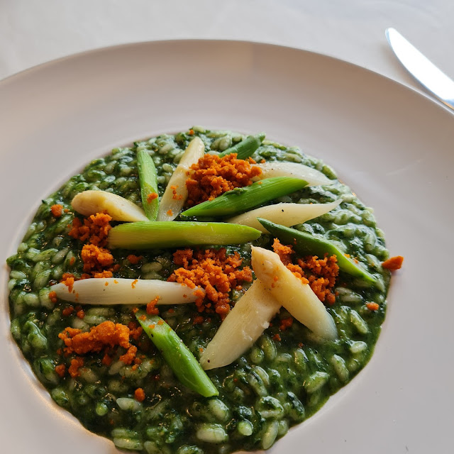 Spinach Risotto with Asparagus and Dried Tomatoes