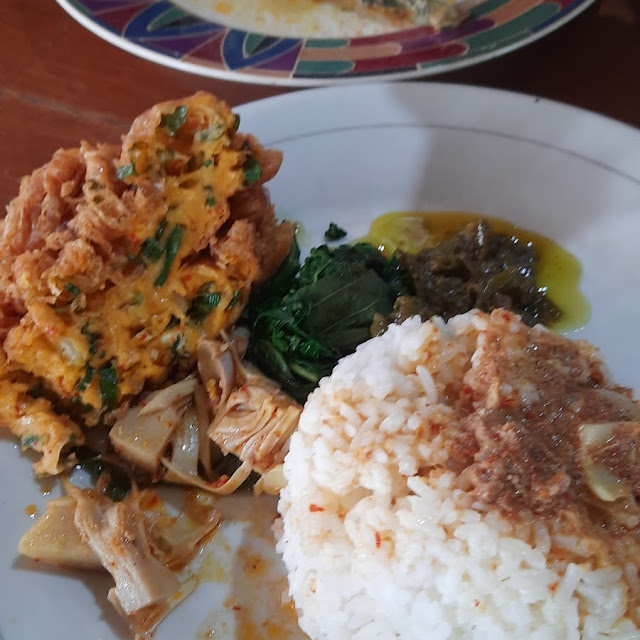 Nasi Padang Telur Dadar